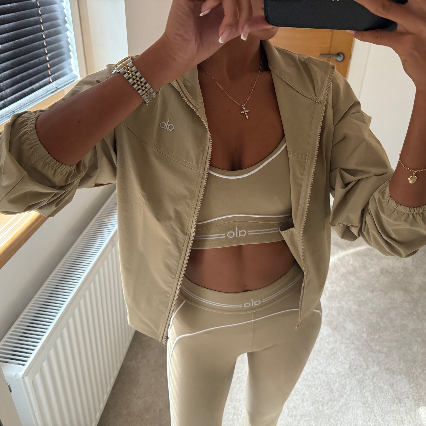 Beige & White Contrast Set